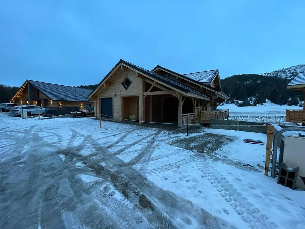 Appartement Lumineux Neuf Dans Bas De Chalet Le Douglas La Joue du Loup Apartment
